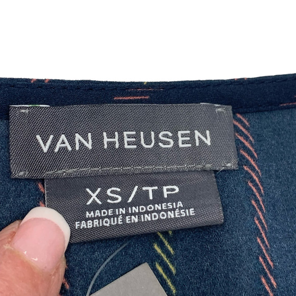 NWT Van Heusen V-Neck Pullover Blouse 3/4 Bell Sleeve Navy Vertical Striped XS - Picture 3 of 8